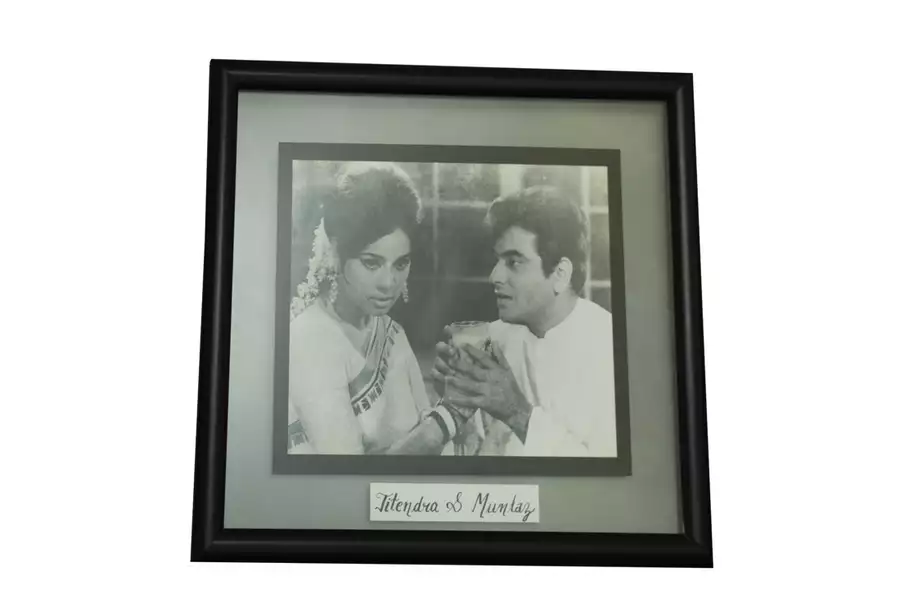 5920.webp Jitendra & Mumtaz - Image 1